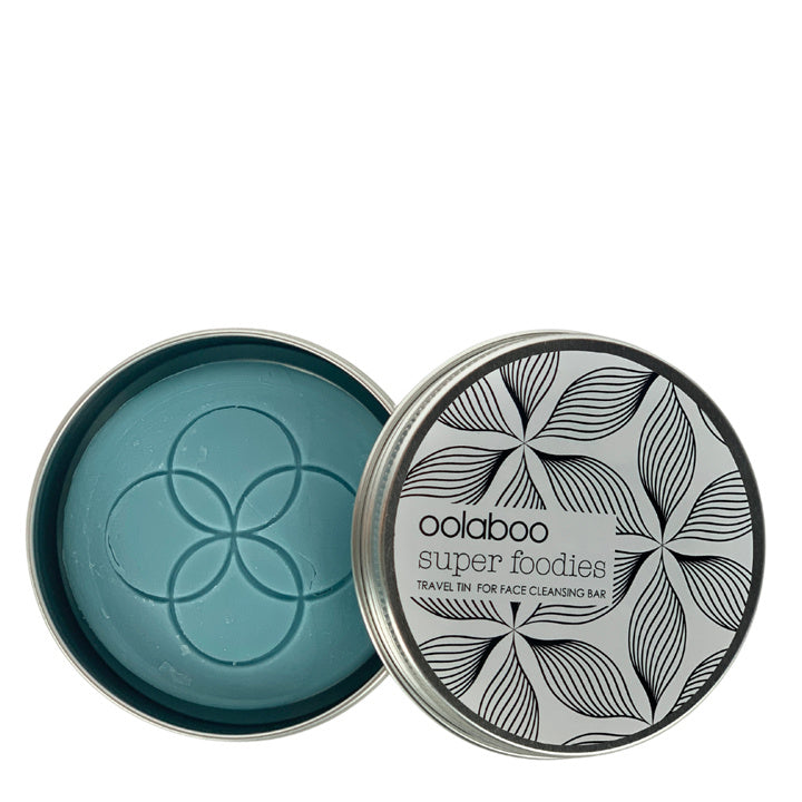 Oolaboo Travel Tin for Face Cleansing Bar åben dåse med blå sæbe
