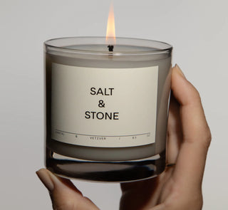 Salt & Stone Duftlys - Santal & Vetiver 240 gr stemning