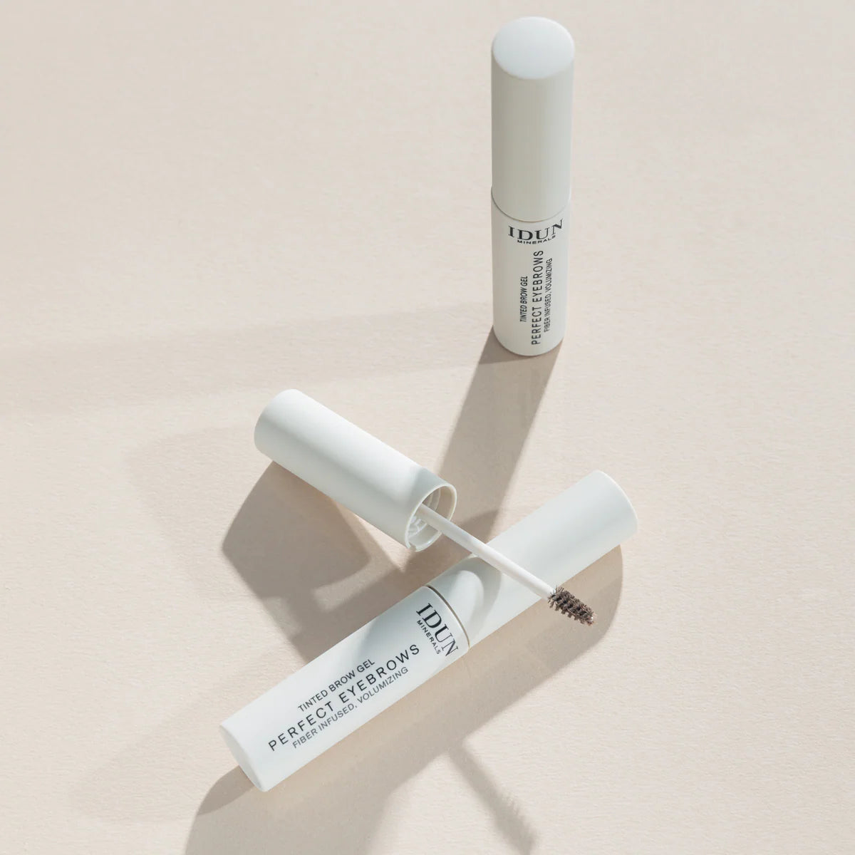IDUN Minerals Browgel Perfect Eyebrows - Medium stemning
