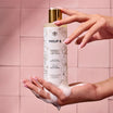 Philip B Magnolia Flowers Body Wash 340ml schuim in de hand