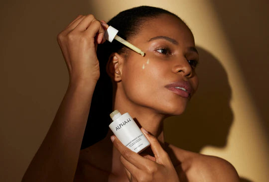 Alpha-H Midnight Reboot Serum stemningsbillede