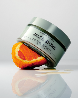 Salt & Stone Body Cream Bergamot & Hinoki ambiente