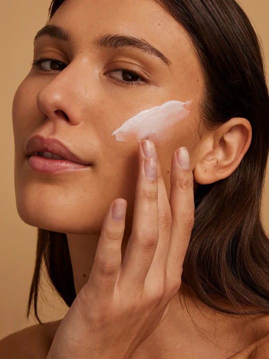 Alpha-H After Hours AHA Moisturiser aanbrengen
