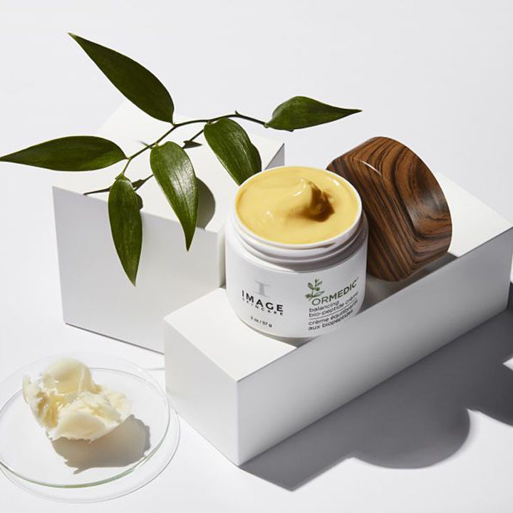 Image Skincare ORMEDIC - Balancing Bio-Peptide Crème tekstur