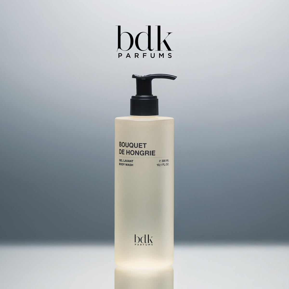 BDK Parfums Bouquet de Hongrie Shower Gel pumpeflakon i studie med bdk-logo