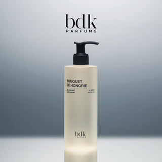 BDK Parfums Bouquet de Hongrie Shower Gel pumpeflakon i studie med bdk-logo