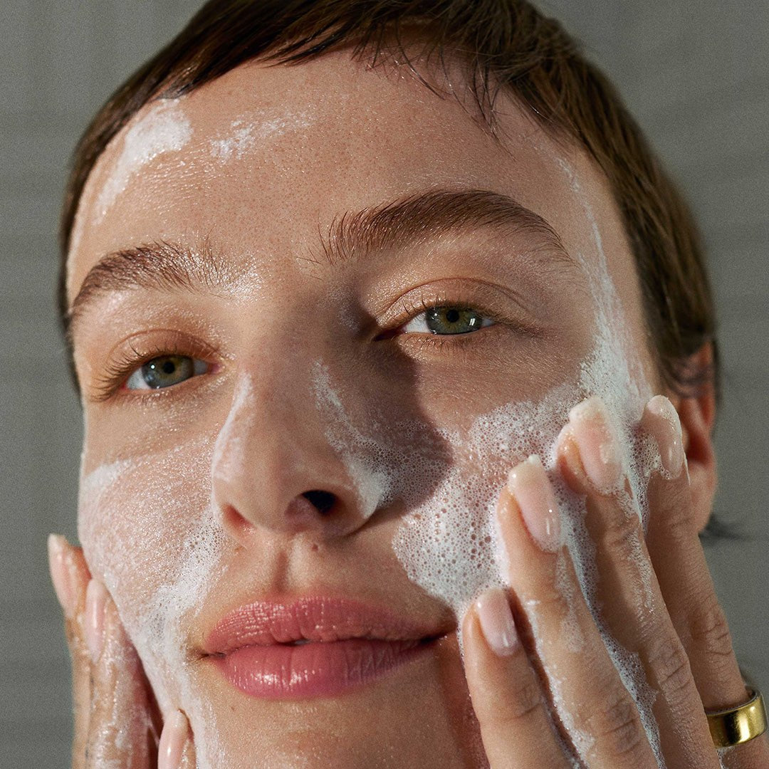 Dermalogica Daily Microfoliant skum på ansigtet
