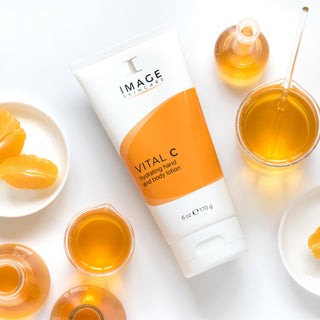 Image Skincare VITAL C - Hydrating Hand And Body Lotion ambiente