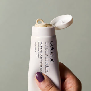 Oolaboo Super Foodies All Over Gentle Scrub tube med scrubtekstur