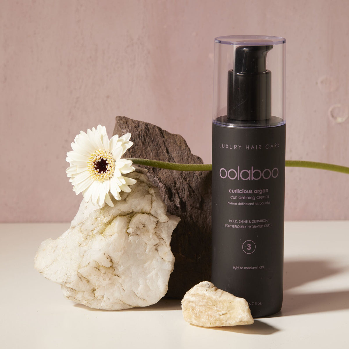 Oolaboo Curlicious Argan Curl Defining Cream med tusindfryd og sten