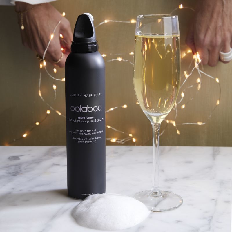 Oolaboo Glam Former Plumping Foam med skum og champagne
