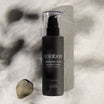 Oolaboo Morning Dew Softly Prebiotic Cleanser på linned med blade