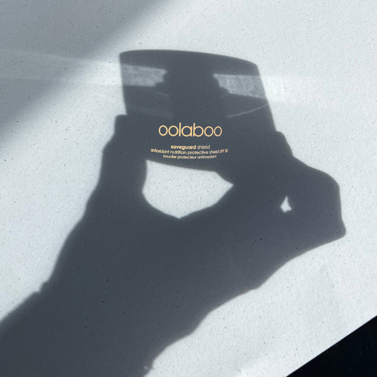 Oolaboo Saveguard Protective Shield SPF30 som skygge i hånden