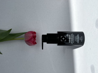 Oolaboo Smart Aesthetics SPF50 No Harmful UVA & UVB Protector med tulipan