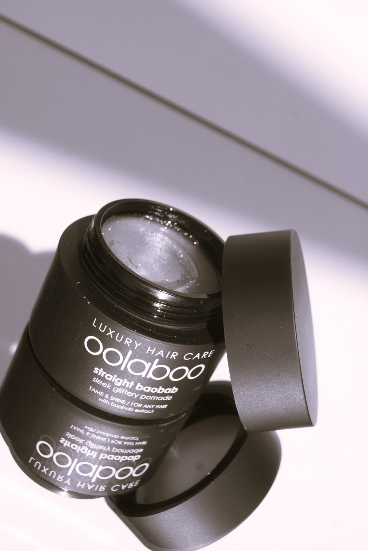 Oolaboo Straight Baobab Pomade åben krukke med pomadetekstur