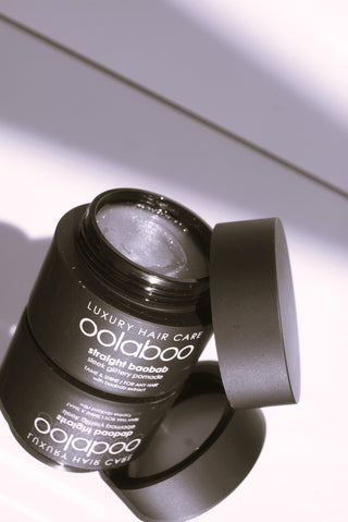Oolaboo Straight Baobab Pomade åben krukke med pomadetekstur