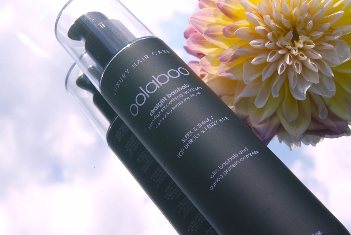 Oolaboo Straight Baobab Shampoo mod skyet himmel med dahlia